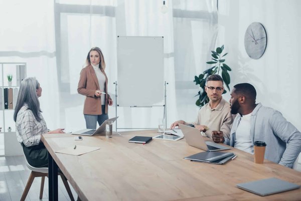 Boostez votre marque avec com see, agence de communication Lyon